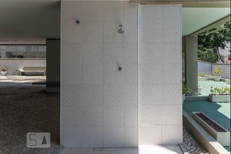 Apartamento à venda com 80m², 2 quartos e 1 vaga Apartamento à venda com 80m², 2 quartos e 1 vagaÁrea Comum - Chuveirão
