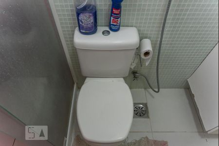 Apartamento à venda com 80m², 2 quartos e 1 vaga Apartamento à venda com 80m², 2 quartos e 1 vagaBanheiro social