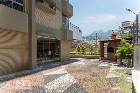 Apartamento à venda com 80m², 2 quartos e 1 vaga Apartamento à venda com 80m², 2 quartos e 1 vagaÁrea comum - Churrasqueira