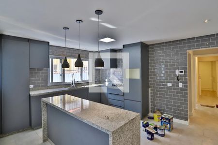 Casa à venda com 132m², 2 quartos e 2 vagas Casa à venda com 132m², 2 quartos e 2 vagasCozinha