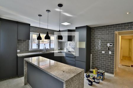 Casa à venda com 132m², 2 quartos e 2 vagas Casa à venda com 132m², 2 quartos e 2 vagasCozinha