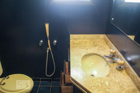 Apartamento à venda com 156m², 3 quartos e 2 vagas Apartamento à venda com 156m², 3 quartos e 2 vagasBanheiro da Suíte 1