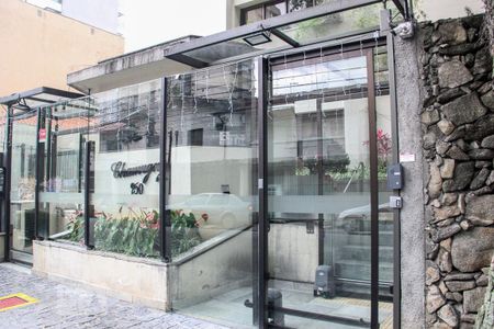 Apartamento à venda com 156m², 3 quartos e 2 vagas Apartamento à venda com 156m², 3 quartos e 2 vagasFachada e Portaria