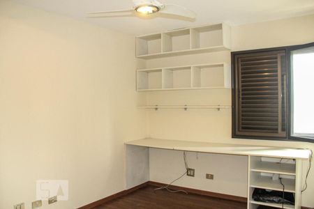 Apartamento à venda com 156m², 3 quartos e 2 vagas Apartamento à venda com 156m², 3 quartos e 2 vagasSuíte 1