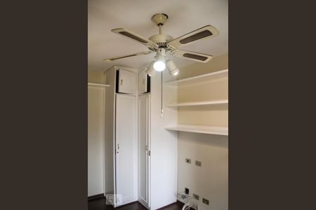 Apartamento à venda com 156m², 3 quartos e 2 vagas Apartamento à venda com 156m², 3 quartos e 2 vagasQuarto 1