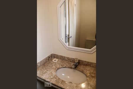 Apartamento à venda com 156m², 3 quartos e 2 vagas Apartamento à venda com 156m², 3 quartos e 2 vagasLavabo