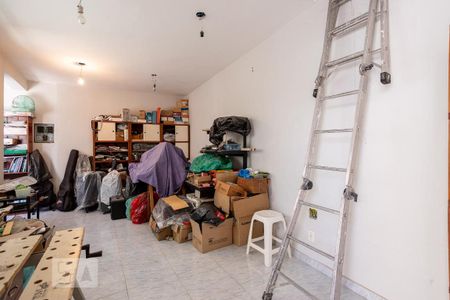 Casa à venda com 440m², 3 quartos e 4 vagas Casa à venda com 440m², 3 quartos e 4 vagasEscritório