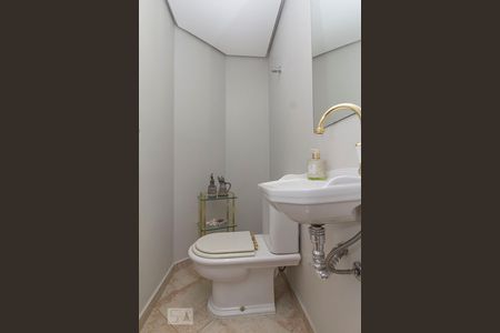 Apartamento à venda com 130m², 4 quartos e 2 vagas Apartamento à venda com 130m², 4 quartos e 2 vagasLavabo