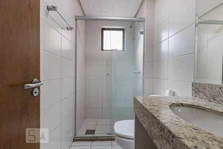 Banheiro de apartamento para alugar com 1 quarto, 39m² em Petrópolis, Porto Alegre