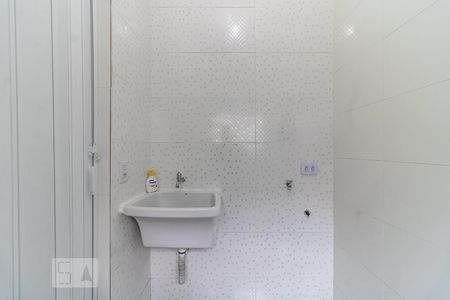 Banheiro e Lavanderia de kitnet/studio para alugar com 1 quarto, 29m² em Sé, São Paulo