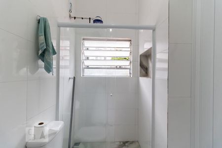 Banheiro de kitnet/studio para alugar com 1 quarto, 29m² em Sé, São Paulo