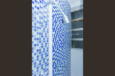 Banheiro  de kitnet/studio para alugar com 1 quarto, 30m² em Copacabana, Rio de Janeiro