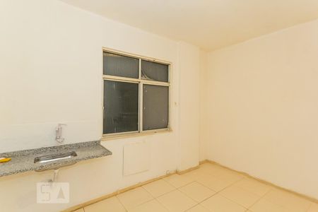 Sala de kitnet/studio para alugar com 1 quarto, 30m² em Copacabana, Rio de Janeiro