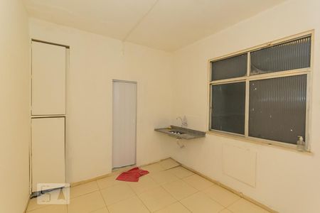 Sala de kitnet/studio para alugar com 1 quarto, 30m² em Copacabana, Rio de Janeiro