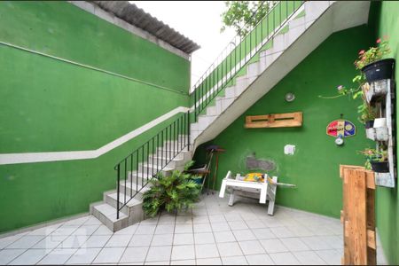 Casa à venda com 230m², 2 quartos e 2 vagasQuintal