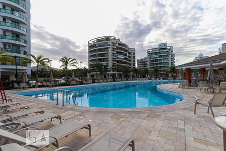 Apartamento para alugar com 189m², 3 quartos e 3 vagasÁrea comum - piscina 