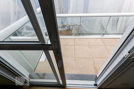Casa à venda com 484m², 5 quartos e 3 vagas Casa à venda com 484m², 5 quartos e 3 vagasVaranda