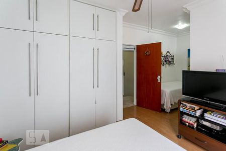 Casa à venda com 484m², 5 quartos e 3 vagas Casa à venda com 484m², 5 quartos e 3 vagasSuite 2