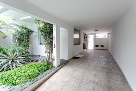 Casa à venda com 484m², 5 quartos e 3 vagas Casa à venda com 484m², 5 quartos e 3 vagasGaragem