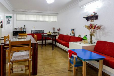 Casa à venda com 484m², 5 quartos e 3 vagas Casa à venda com 484m², 5 quartos e 3 vagasSalão de Festas