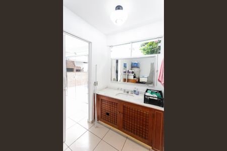 Casa à venda com 484m², 5 quartos e 3 vagas Casa à venda com 484m², 5 quartos e 3 vagasQuarto de Serviço