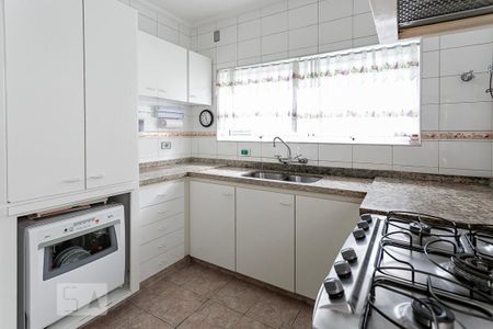 Casa à venda com 484m², 5 quartos e 3 vagas Casa à venda com 484m², 5 quartos e 3 vagasCozinha