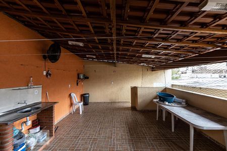 Casa à venda com 201m², 2 quartos e 3 vagas Casa à venda com 201m², 2 quartos e 3 vagasTerraço