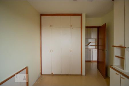 Apartamento para alugar com 117m², 3 quartos e 2 vagas Apartamento para alugar com 117m², 3 quartos e 2 vagasQuarto 2