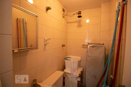 Apartamento para alugar com 117m², 3 quartos e 2 vagas Apartamento para alugar com 117m², 3 quartos e 2 vagasBanheiro de Serviço