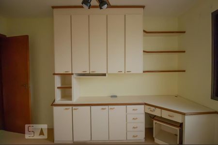 Apartamento para alugar com 117m², 3 quartos e 2 vagas Apartamento para alugar com 117m², 3 quartos e 2 vagasQuarto 2