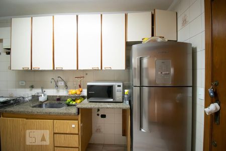 Apartamento para alugar com 117m², 3 quartos e 2 vagas Apartamento para alugar com 117m², 3 quartos e 2 vagasCozinha