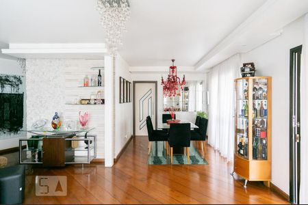 Apartamento à venda com 144m², 3 quartos e 3 vagas Apartamento à venda com 144m², 3 quartos e 3 vagasSala