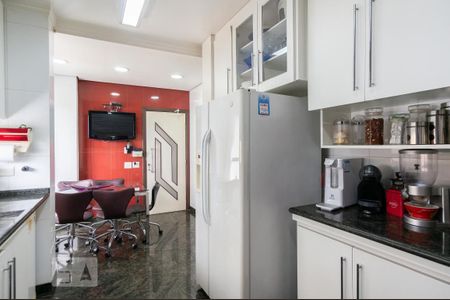 Apartamento à venda com 144m², 3 quartos e 3 vagas Apartamento à venda com 144m², 3 quartos e 3 vagasCozinha