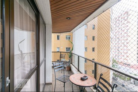 Apartamento à venda com 144m², 3 quartos e 3 vagas Apartamento à venda com 144m², 3 quartos e 3 vagasVaranda