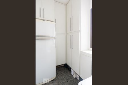 Apartamento à venda com 144m², 3 quartos e 3 vagas Apartamento à venda com 144m², 3 quartos e 3 vagasDespensa