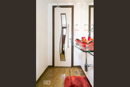 Apartamento à venda com 144m², 3 quartos e 3 vagas Apartamento à venda com 144m², 3 quartos e 3 vagasLavabo