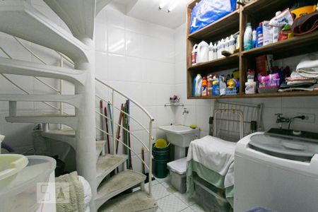 Casa à venda com 150m², 3 quartos e 2 vagas Casa à venda com 150m², 3 quartos e 2 vagasÁrea de Serviço