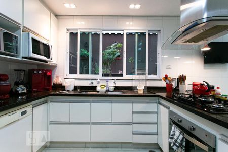 Casa à venda com 150m², 3 quartos e 2 vagas Casa à venda com 150m², 3 quartos e 2 vagasCozinha