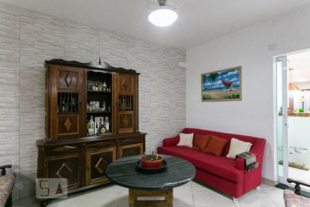 Casa à venda com 150m², 3 quartos e 2 vagas Casa à venda com 150m², 3 quartos e 2 vagasChurrasqueira