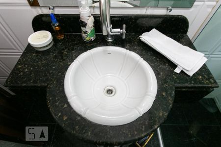 Casa à venda com 150m², 3 quartos e 2 vagas Casa à venda com 150m², 3 quartos e 2 vagasBanheiro 1