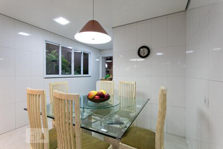 Casa à venda com 150m², 3 quartos e 2 vagas Casa à venda com 150m², 3 quartos e 2 vagasCozinha