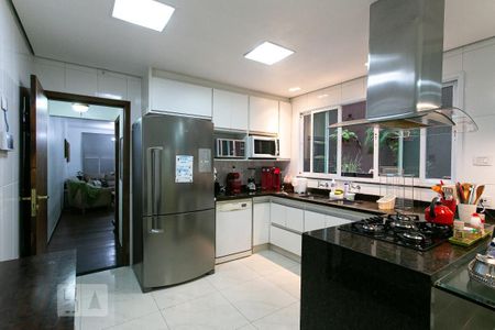 Casa à venda com 150m², 3 quartos e 2 vagas Casa à venda com 150m², 3 quartos e 2 vagasCozinha