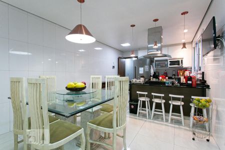 Casa à venda com 150m², 3 quartos e 2 vagas Casa à venda com 150m², 3 quartos e 2 vagasCozinha