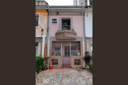 Casa à venda com 115m², 2 quartos e 2 vagasFachada