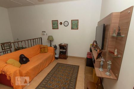 Casa à venda com 220m², 3 quartos e 3 vagas Casa à venda com 220m², 3 quartos e 3 vagasSala de TV