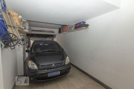 Casa à venda com 220m², 3 quartos e 3 vagas Casa à venda com 220m², 3 quartos e 3 vagasGaragem