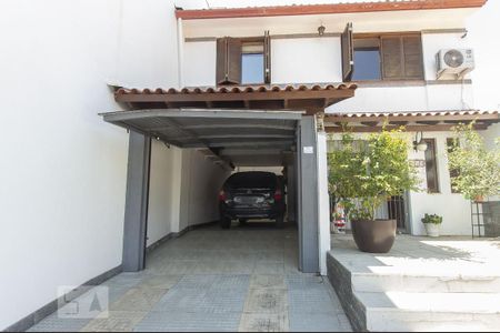 Casa à venda com 220m², 3 quartos e 3 vagas Casa à venda com 220m², 3 quartos e 3 vagasGaragem