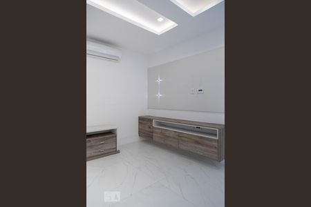 Casa de condomínio à venda com 360m², 4 quartos e 2 vagas Casa de condomínio à venda com 360m², 4 quartos e 2 vagasSuíte 1