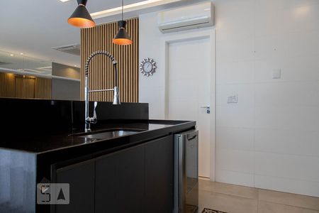 Casa de condomínio à venda com 360m², 4 quartos e 2 vagas Casa de condomínio à venda com 360m², 4 quartos e 2 vagasCozinha