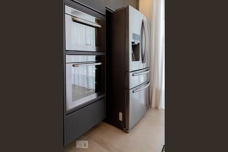 Casa de condomínio à venda com 360m², 4 quartos e 2 vagas Casa de condomínio à venda com 360m², 4 quartos e 2 vagasCozinha